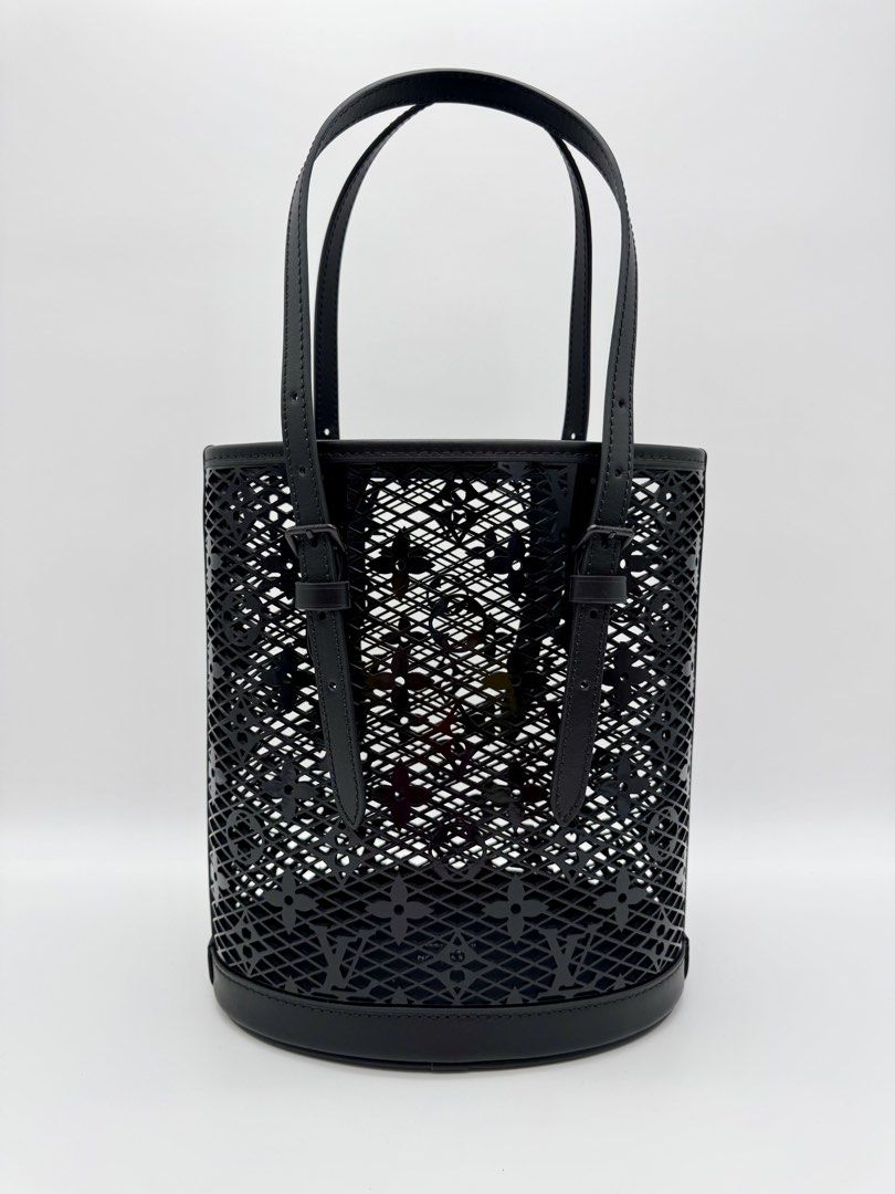 LV Monogram Lace Bucket PM Tote Bag (Category: Shoulder Bags) located in Tiaong. Submitted by purseloveph (Listing ID 1470380828, Image 3). Description: ❣️PLEASE TAKE THE TIME TO READ❣️ LV Monogram Lace Bucket PM Tote Shoulder Bag Size: ‭23 x 26 x 16 cm (length x height x width )‬ Inclusion: Dust Bag 📌ONHAND? Yes 📌STILL AVAILABLE? Item not marked as sold means available ❌NO LALAMOVE/GRAB ETC. ❌NO COD ❌NO RESERVATION ❌NO WHEN WORN ✅SAME DAY SHIP
