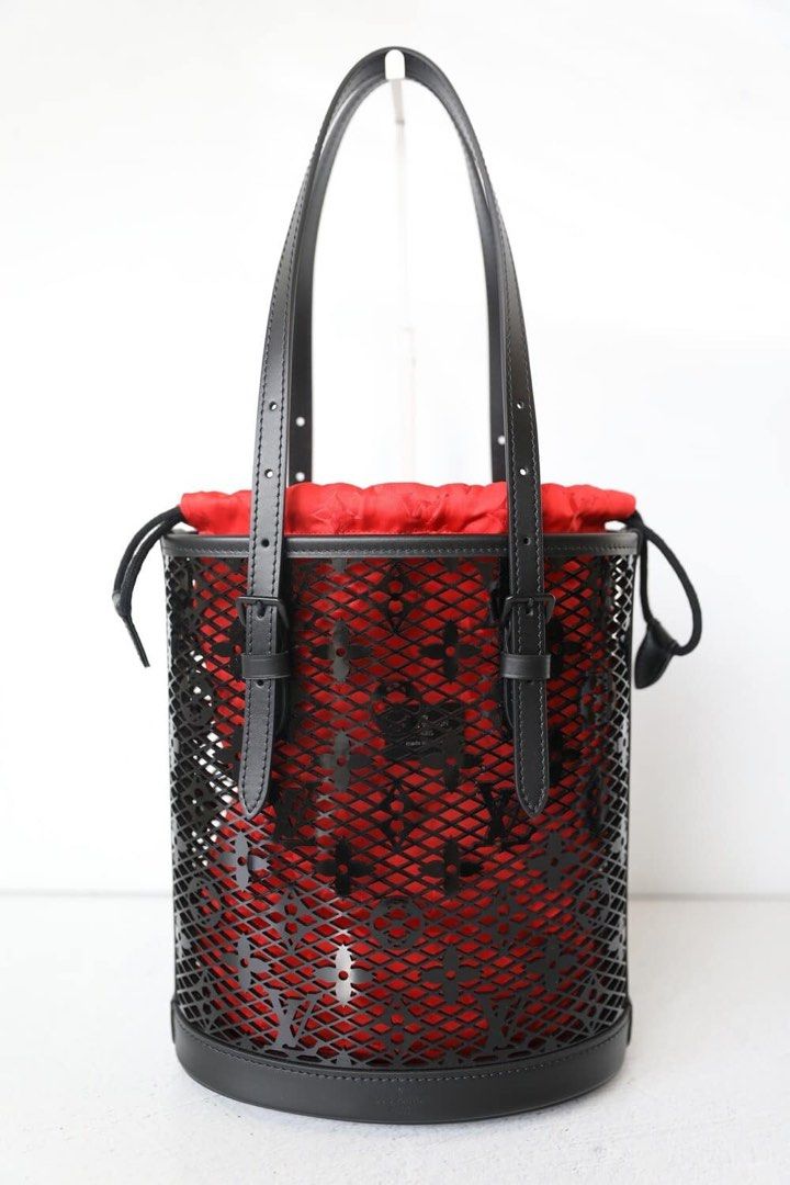 LV Monogram Lace Bucket PM Tote Bag (Category: Shoulder Bags) located in Tiaong. Submitted by purseloveph (Listing ID 1470380828, Image 2). Description: ❣️PLEASE TAKE THE TIME TO READ❣️ LV Monogram Lace Bucket PM Tote Shoulder Bag Size: ‭23 x 26 x 16 cm (length x height x width )‬ Inclusion: Dust Bag 📌ONHAND? Yes 📌STILL AVAILABLE? Item not marked as sold means available ❌NO LALAMOVE/GRAB ETC. ❌NO COD ❌NO RESERVATION ❌NO WHEN WORN ✅SAME DAY SHIP