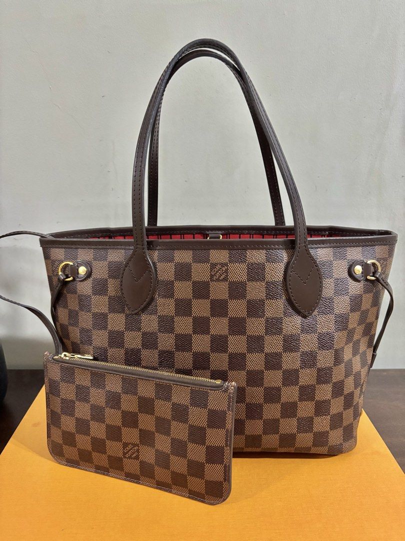 Lv NF Pm (Category: Announcements) located in Quezon City. Submitted by ingridsfinds (Listing ID 1470553330, Image 2). Description: Exvellent condition With pouch Dustbag Bix Paperbag Rank A.