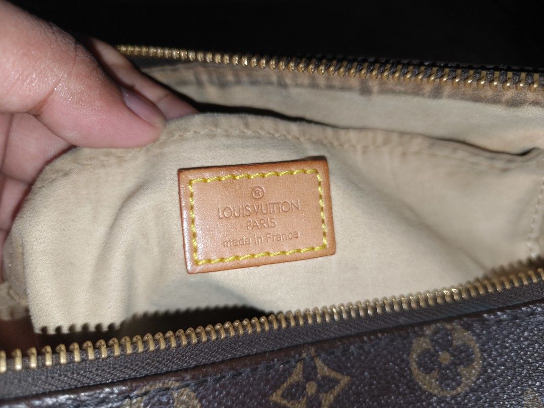 LV Sling Bag (Unverified fresh bought from Ukay) (Category: Cross-body Bags) located in Binan City. Submitted by zeinarf_finds (Listing ID 1470459436, Image 2). Description: Condition: Pre-loved (Sourced from ukay-ukay) ‎​Sourced from ukay-ukay ‎​Excellent material with sturdy hardware and clean interior. ‎​Great budget-friendly option for everyday use or casual outfits. ‎​Inclusions: Bag and strap as shown in photos. ‎.