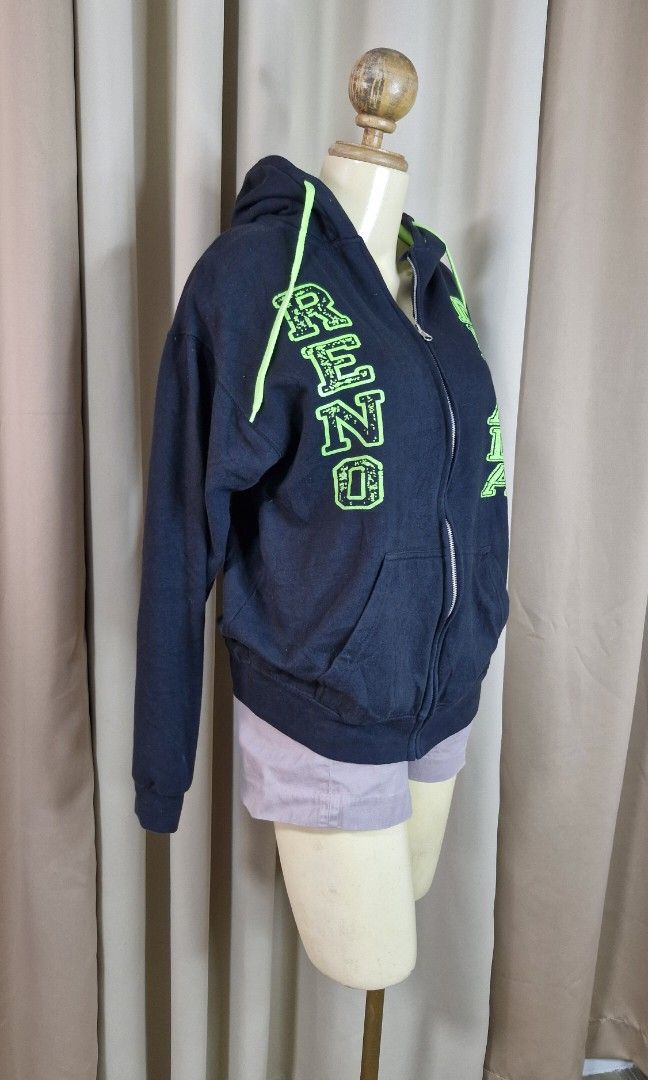 M: Hoody Jacket (Category: Coats, Jackets and Outerwear) located in Calabanga. Submitted by deniseallyson (Listing ID 1470482428, Image 2). Description: .