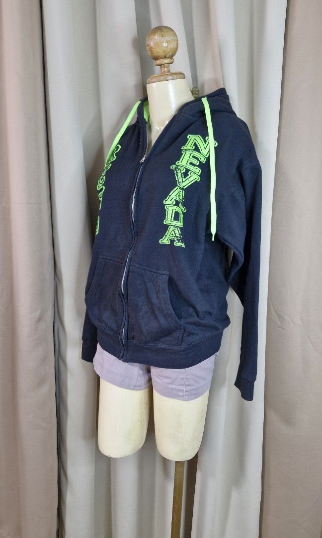 M: Hoody Jacket (Category: Coats, Jackets and Outerwear) located in Calabanga. Submitted by deniseallyson (Listing ID 1470482428, Image 3). Description: .