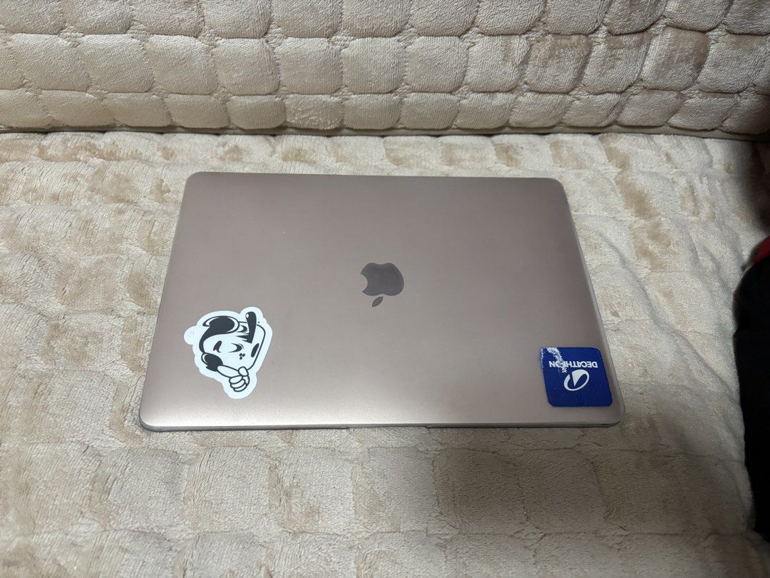 MACBOOK AIR M1 2020 (Category: Laptops & Notebooks) located in Quezon City. Submitted by elloriii (Listing ID 1470455936, Image 2). Description: FOR SALE MACBOOK AIR M1 2020 Please see images for the specs for your reference Negotiable.