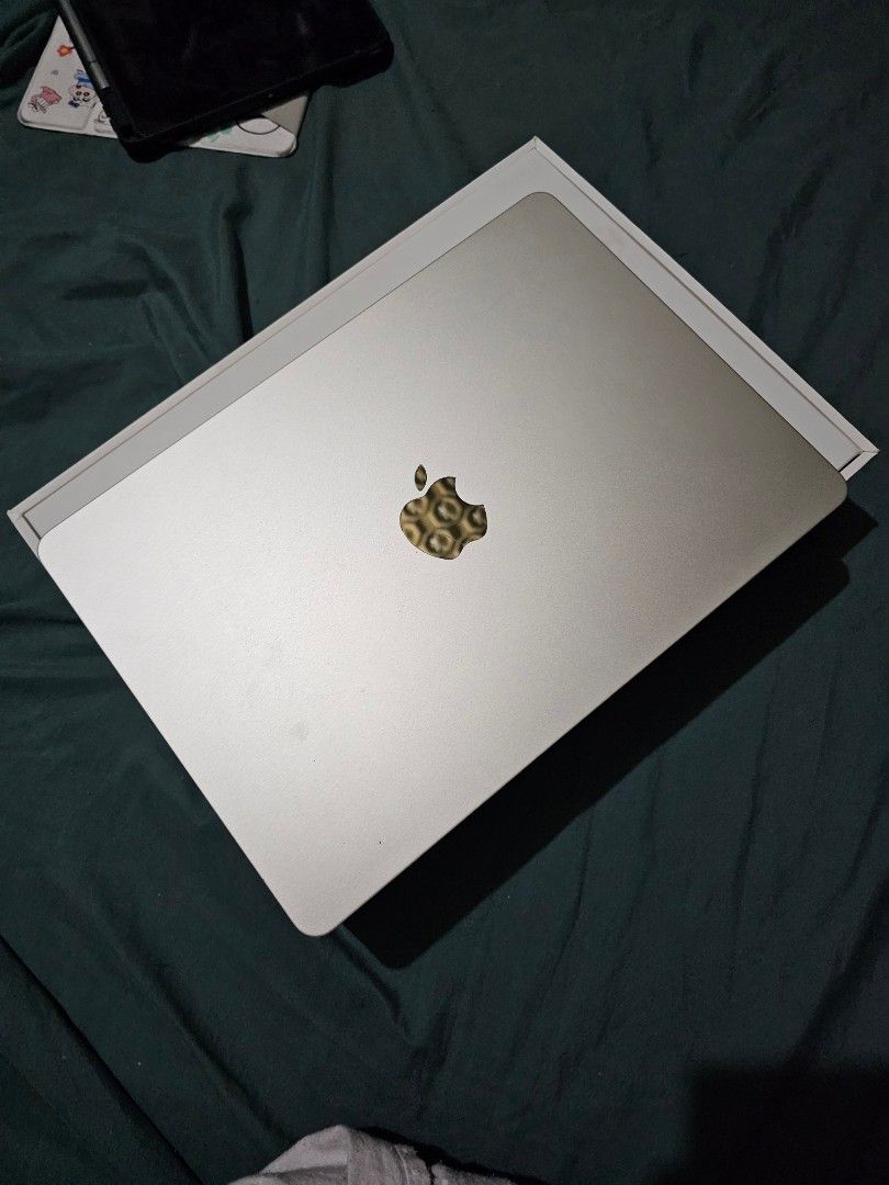 Macbook Air M2 13 inches (Category: Laptops & Notebooks) located in Imus. Submitted by renzwith.e (Listing ID 1470511507, Image 2). Description: In good working condition No issues Light scratches 83% Battery Health 8GB/256GB Variant Latest OS With it's original box and manuals Charger included RFS: Not using anymore.