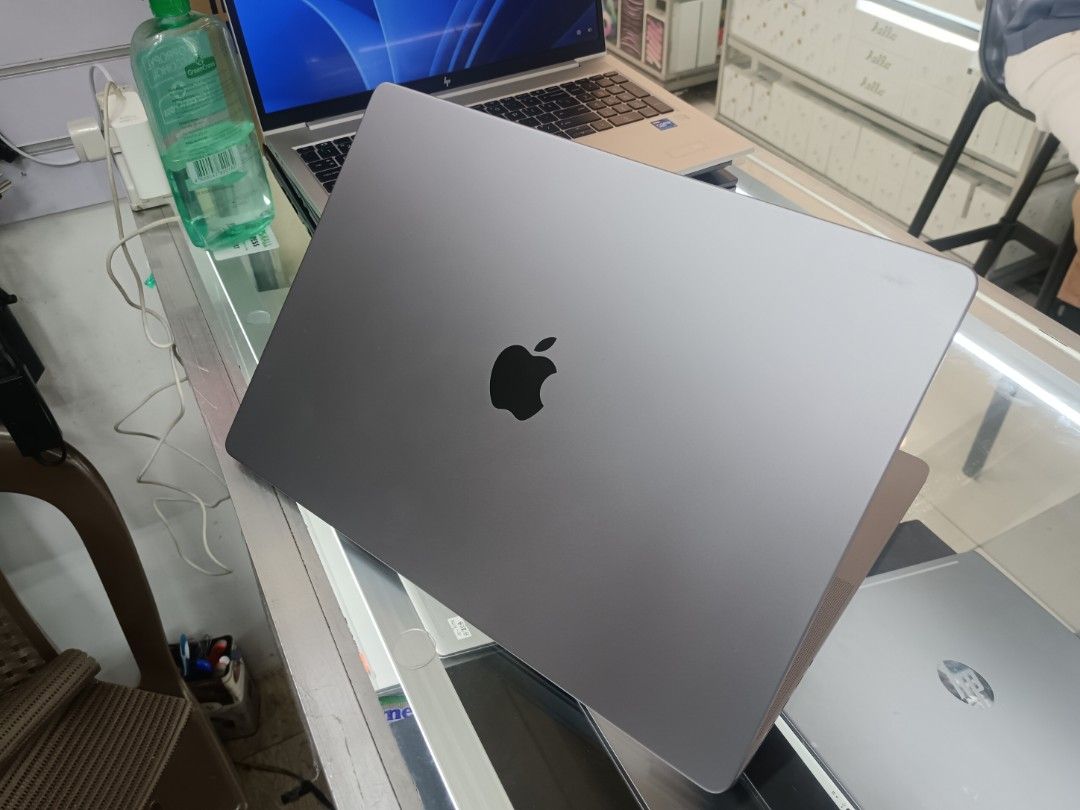 MacBook Pro M1 16inch - 2021 (Category: Laptops & Notebooks) located in San Juan City. Submitted by janley24 (Listing ID 1470389685, Image 2). Description: Second Hand Laptop but still on good condition No hidden Issue and no History of repair With physical store warranty for customer assurance MacBook Pro m1 16inch - 2021 16GB Ram DDR5 512GB SSD Storage Cycle Count - 58 Battery Health - 91% Os - Tahoe 26.6.2 Version We are located here in 2nd fl
