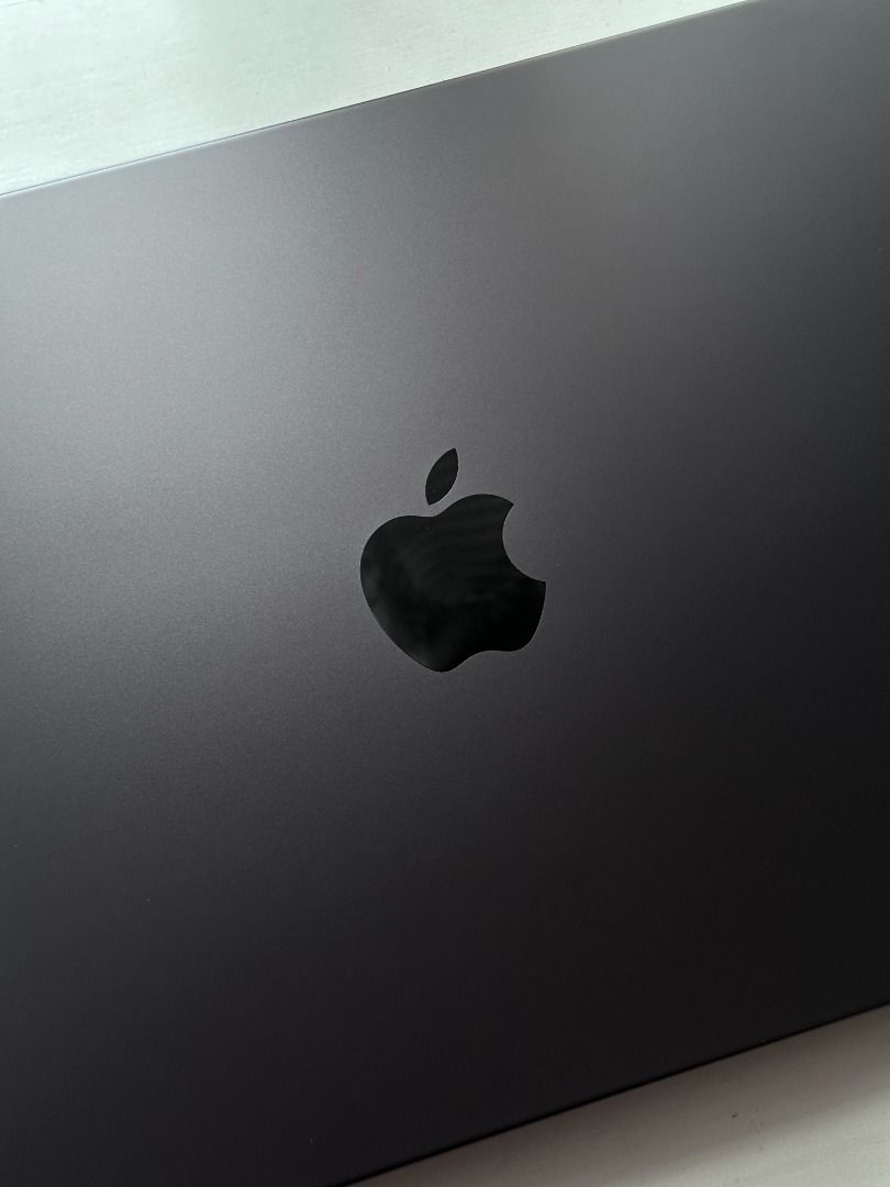 MacBook Pro M4 Pro 1TB SSD 24gb RAM 14" Space Black (Category: Laptops & Notebooks) located in Manila. Submitted by kichienadal (Listing ID 1470515366, Image 2). Description: Please read the description Will not entertain low ballers Details: Space Black Purchased Nov 2024 through Apple online Warranty Expired Nov 2025 Specs: • M4 Pro Chip • 12-core CPU / 16-core GPU • 24GB Unified Memory • 1TB SSD Condition: • Well used but still looks new • Bat