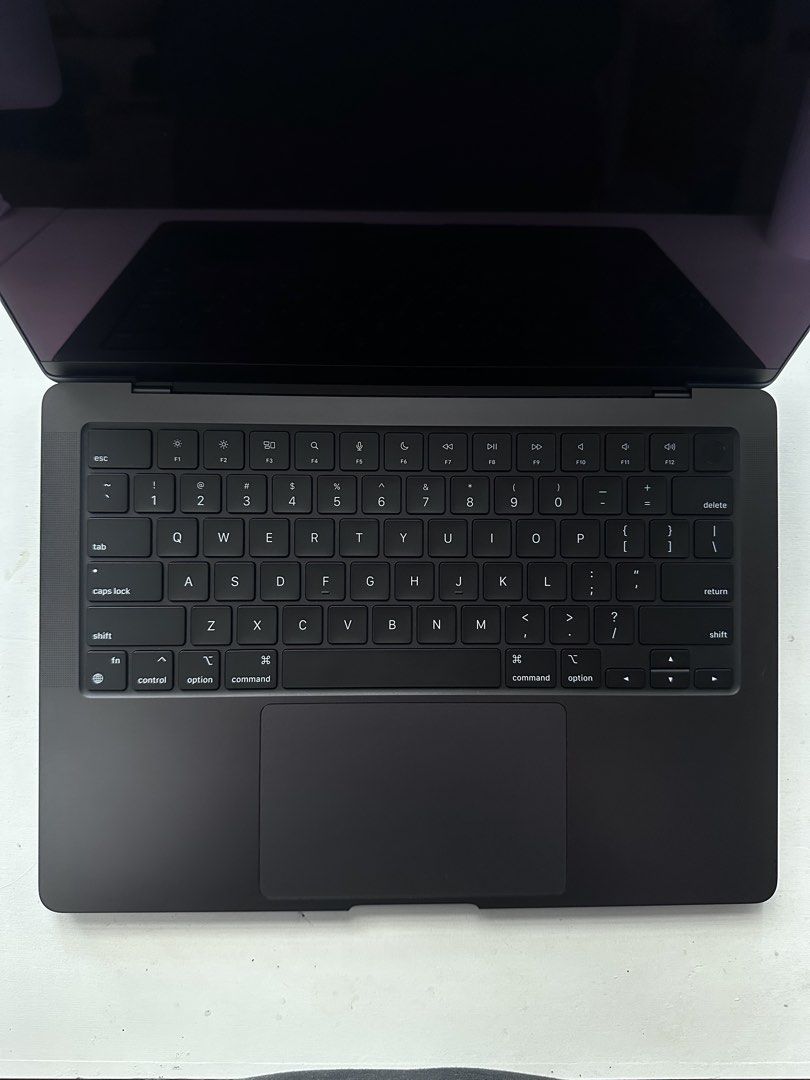MacBook Pro M4 Pro 1TB SSD 24gb RAM 14" Space Black (Category: Laptops & Notebooks) located in Manila. Submitted by kichienadal (Listing ID 1470515366, Image 3). Description: Please read the description Will not entertain low ballers Details: Space Black Purchased Nov 2024 through Apple online Warranty Expired Nov 2025 Specs: • M4 Pro Chip • 12-core CPU / 16-core GPU • 24GB Unified Memory • 1TB SSD Condition: • Well used but still looks new • Bat