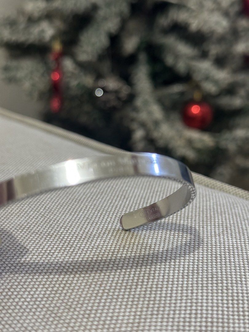 Maison Margiela Cuff Bracelet Bangle (Category: Luxury Accessories) located in Nasugbu. Submitted by diornght (Listing ID 1470555453, Image 3). Description: Maison Margiela Type - Bracelet / Cuff / Bangle Color - Silver Style - Cuff, Minimalist, Open Bangle Gender - Unisex Country/Region of Manufacture: Italy Material: Sterling Silver 925.
