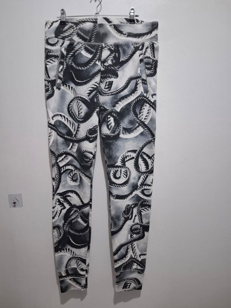 Maison martin margiela MM6 (Category: Other Bottoms) located in Tarlac. Submitted by christopher.24 (Listing ID 1470398832, Image 1). Description: excellent condition.