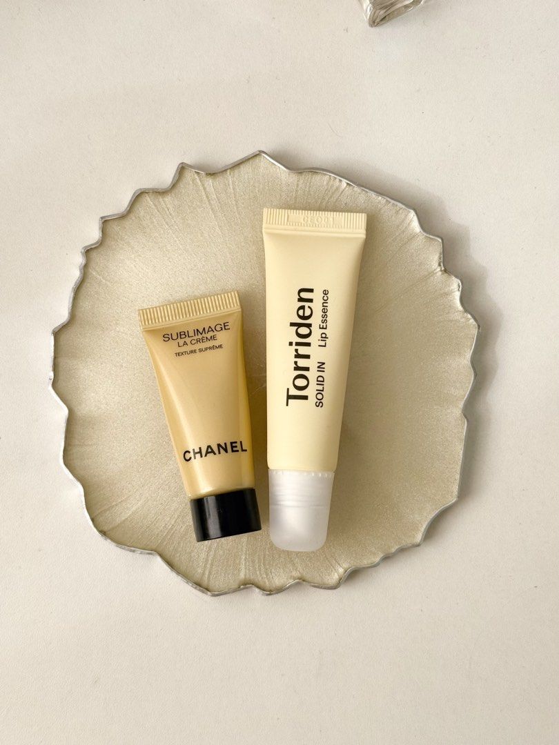 Makeup Bundle 3 (Category: Makeup) located in Taguig. Submitted by kitty.bloom (Listing ID 1470409614, Image 2). Description: 🛒MAKEUP BUNDLE ✮brandnew vice cos showgloss + torriden lip balm free chanel creme ₱500 only!.