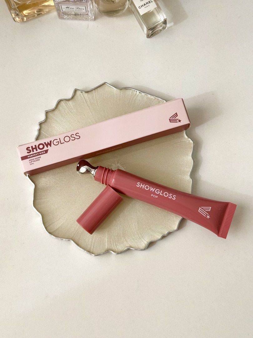 Makeup Bundle 3 (Category: Makeup) located in Taguig. Submitted by kitty.bloom (Listing ID 1470409614, Image 1). Description: 🛒MAKEUP BUNDLE ✮brandnew vice cos showgloss + torriden lip balm free chanel creme ₱500 only!.