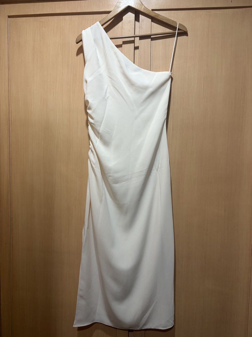 Mango One Sided Dress (Category: Dresses) located in Muntinlupa City. Submitted by itsrosecloset (Listing ID 1470475584, Image 3). Description: Brand new with tag .