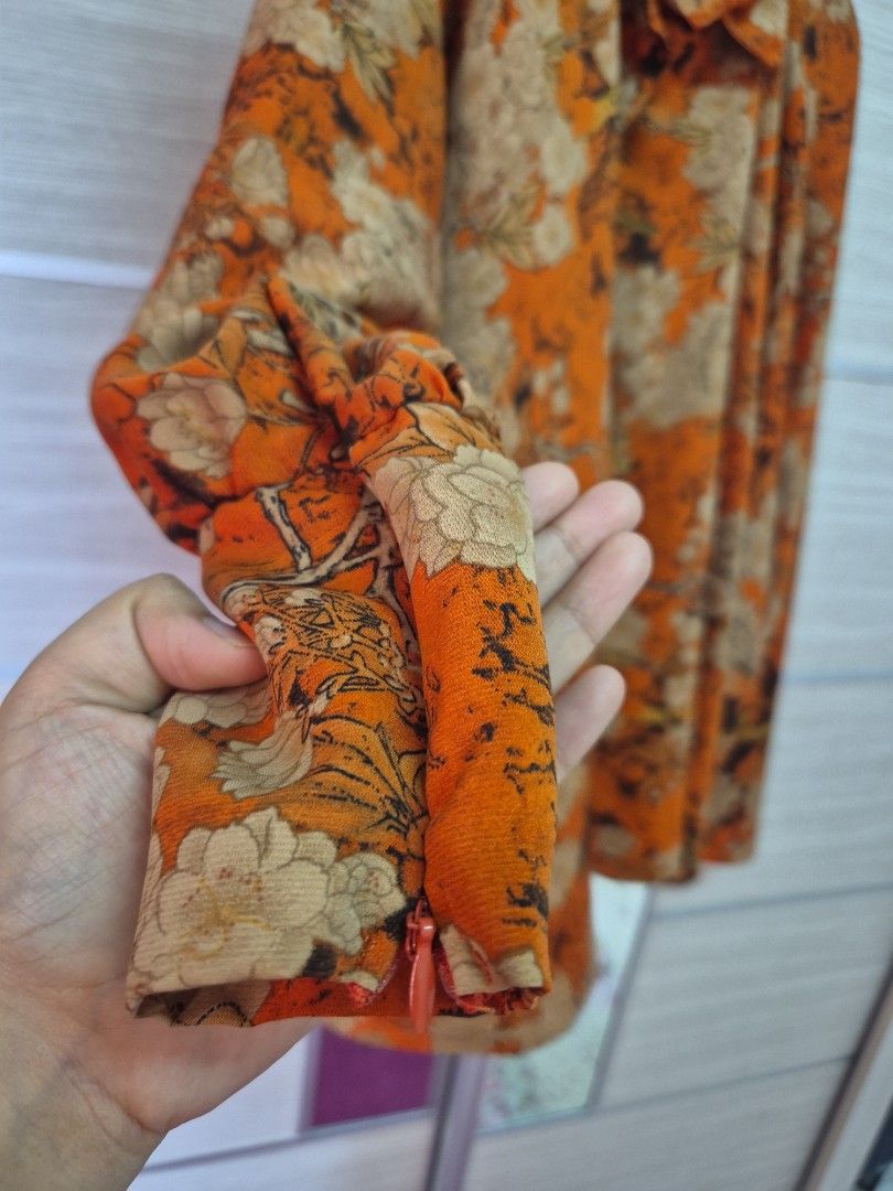 Progressive Brick Mango Silk Brick Orange Flowery Top, Women's Fashion, Muslimah Fashion ...