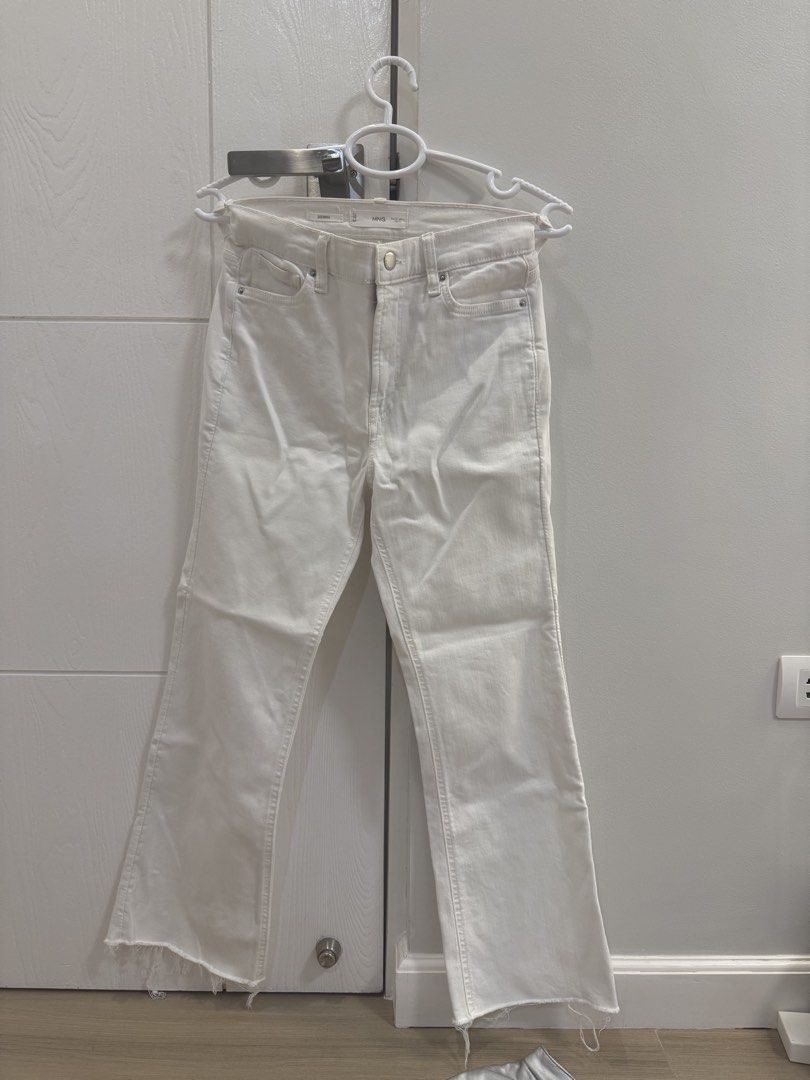 MANGO straight beige jeans (Category: Jeans) located in Manila. Submitted by bella_boo (Listing ID 1470531738, Image 1). Description: have to sell by TUESDAY tags 🏷️: subdued edikted brandy melville cotton on zara hnm pull and bear bershka stradivarius .