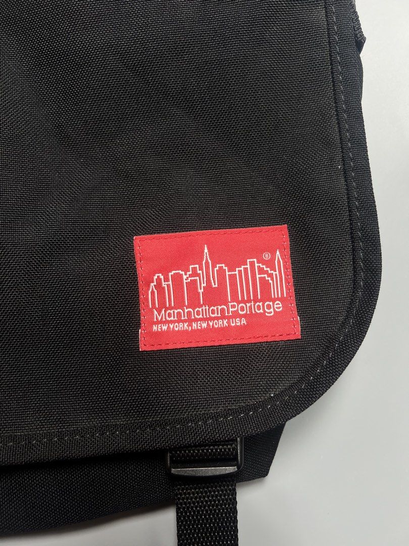 Manhattan Portage Bag (Category: Sling Bags) located in Ragay. Submitted by sergesalgado (Listing ID 1470495961, Image 2). Description: Manhattan Portage Bag Cordura Fabric No issue Size:on Pic .