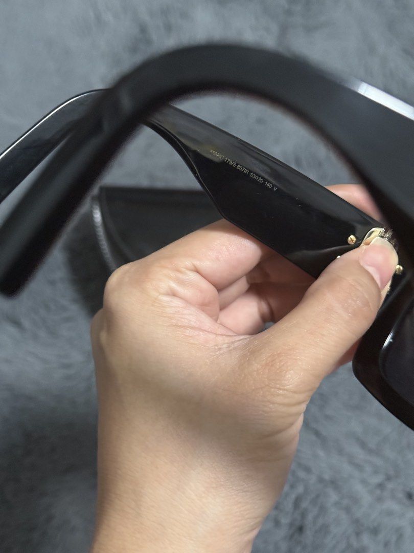 Marc Jacobs Sunglasses (Category: Sunglasses & Eyewear) located in Koronadal. Submitted by chaifinds (Listing ID 1470518448, Image 3). Description: Marc Jacobs Sunglasses With minor scratches From 🇸🇪 100% original.