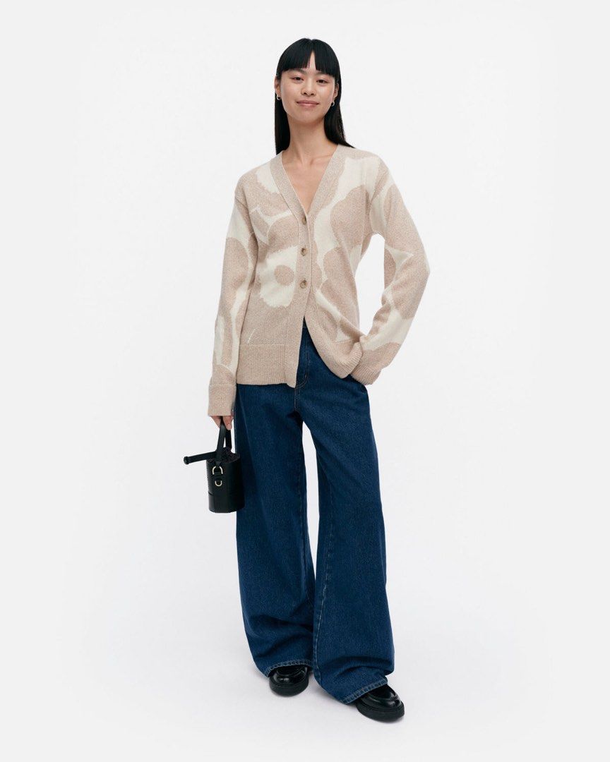 MARIMEKKO Sif Unikko wool Cardigan (Category: Coats, Jackets and Outerwear) located in Cebu City. Submitted by franceuy (Listing ID 1470478218, Image 2). Description: Excellent Condition No Issue: Need clean/wash only W-21 L-28 Color rate: 10/10 Cebu City📍.