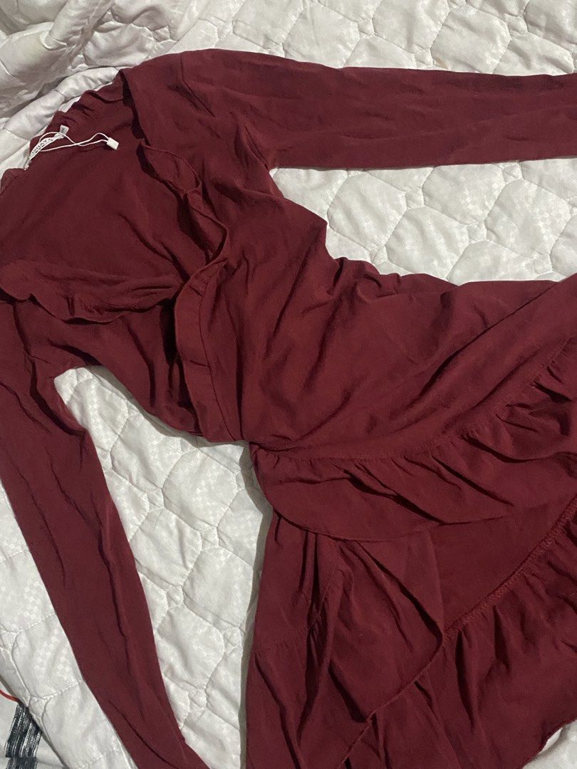 Maroon Wrap-Around bodycon dress (Category: Dresses) located in Manila. Submitted by dear_soleil (Listing ID 1470360572, Image 1). Description: xs-s.