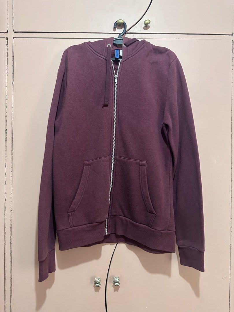 Maroon Zip-Up Hoodie (Category: Coats, Jackets and Outerwear) located in Cavite. Submitted by thriftbymari (Listing ID 1470369517, Image 1). Description: loc: cavite.