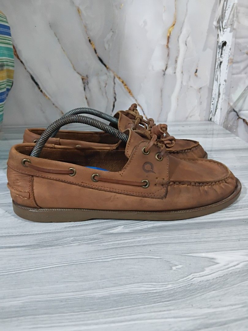 MARQUINS LEATHER BROWN BOOTS SIZE 9MEN (Category: Casual Shoes) located in General Mariano Alvarez. Submitted by adonid (Listing ID 1470373594, Image 1). Description: MARQUINS LEATHER BROWN BOOTS SIZE 9MEN ISSUE MY BUTAS SA GILID KITA SA PIC SIGN OF USAGE LOC GMA CAVITE PHP 650.