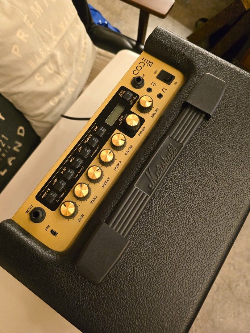 Marshall Code 25 Digital Modeling Guitar Amplifier (Category: Soundbars, Speakers & Amplifiers) located in Pasig City. Submitted by peliniojaps (Listing ID 1470497744, Image 2). Description: Marshall CODE25 Like new With box .