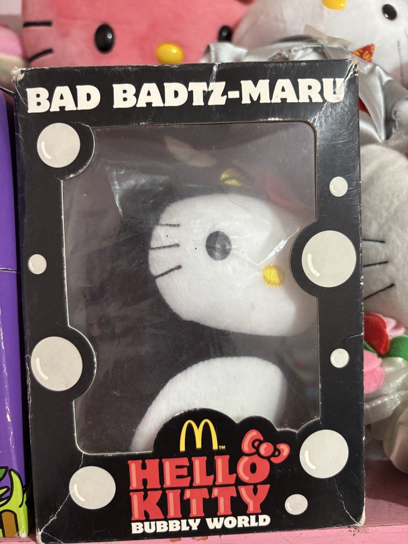 McDonald's Hello Kitty SG50 Parade Plush Toy (Category: Plushies & Soft Toys) located in Quezon City. Submitted by madrilejod31663 (Listing ID 1470385555, Image 3). Description: Issue konti sa box lang Need wash nakatambak lang sa storage - Authentic McDonald's Kitty SG50 Parade collectible plush toy - Complete with original themed display box featuring exclusive Singapore branding and graphics - Must-have for fans and collectors of McDonald's me