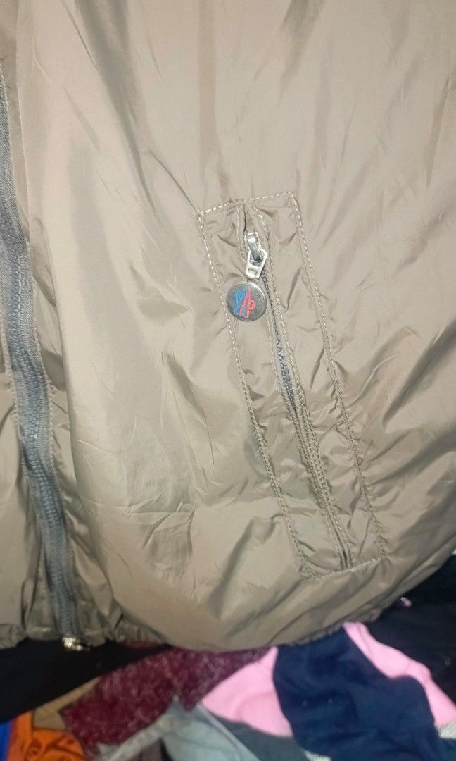 Med large, windbreaker jacket (Category: Coats, Jackets and Outerwear) located in Cainta. Submitted by jc.s0nlineshop (Listing ID 1470546691, Image 3). Description: .