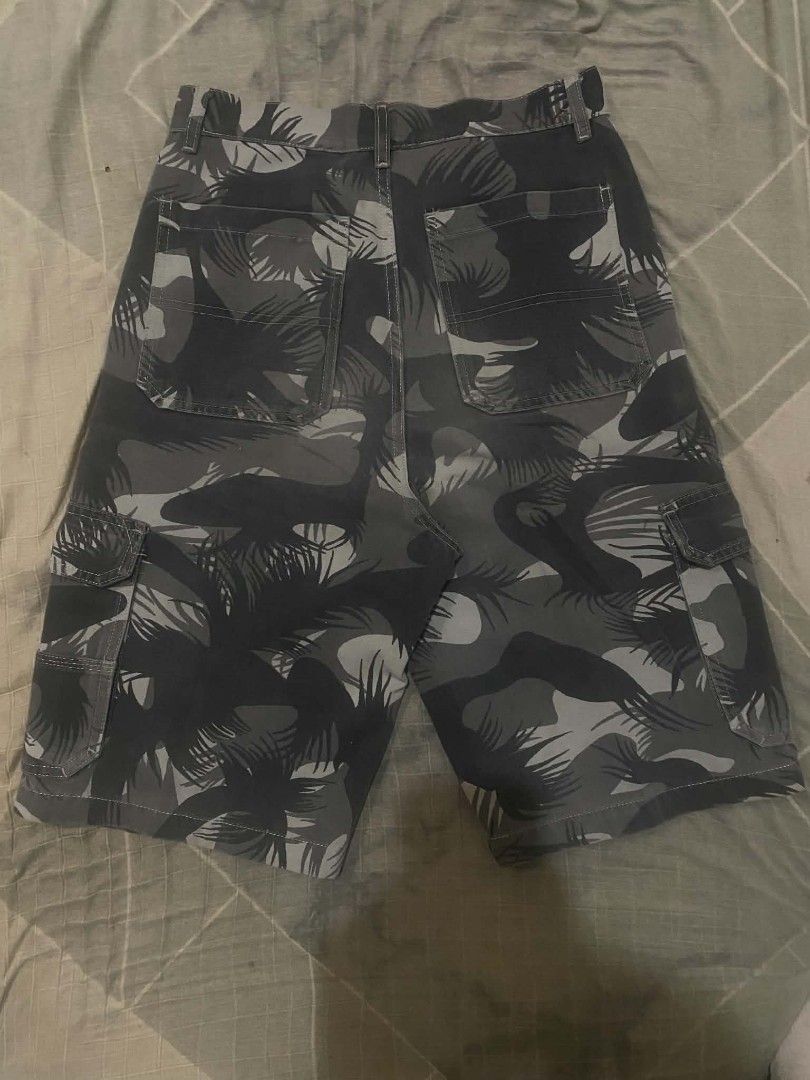 Mens jorts six pocket size 28 (Category: Activewear) located in Manila. Submitted by street_stash19 (Listing ID 1470554295, Image 2). Description: .
