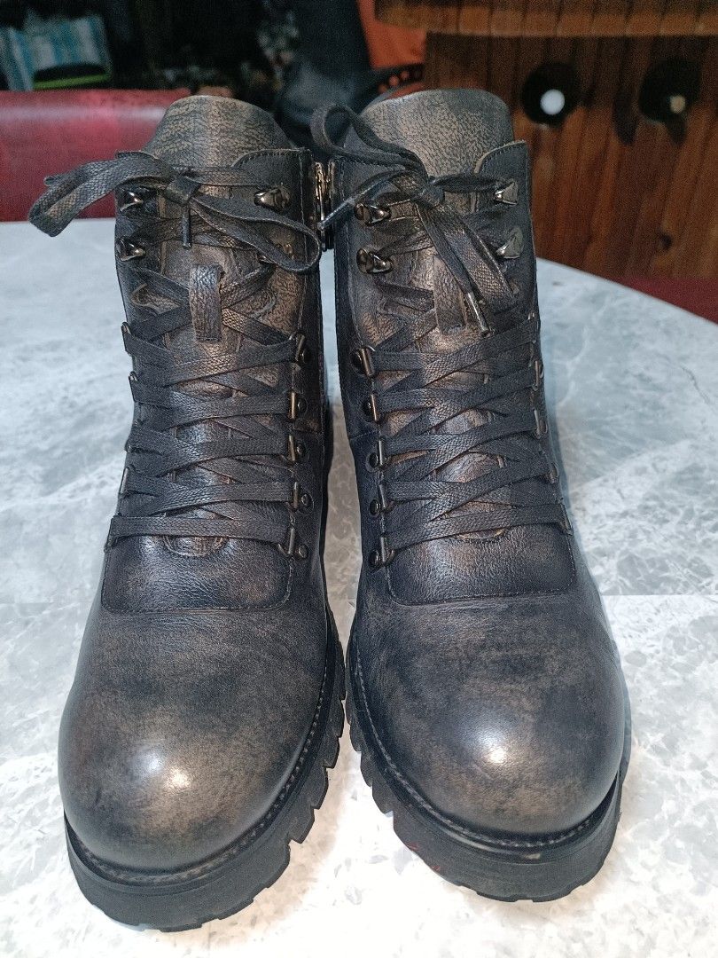 Men's Rugged Alpine Boots Pure Leather (Category: Boots) located in Baguio. Submitted by thesneakerrush_2600 (Listing ID 1470395531, Image 3). Description: Rugged Alpine Hiking Boots Pure Leather size 8.5 men's size 42 euro 26.5cm 2,500php.
