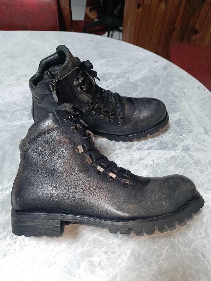 Men's Rugged Alpine Boots Pure Leather (Category: Boots) located in Baguio. Submitted by thesneakerrush_2600 (Listing ID 1470395531, Image 2). Description: Rugged Alpine Hiking Boots Pure Leather size 8.5 men's size 42 euro 26.5cm 2,500php.