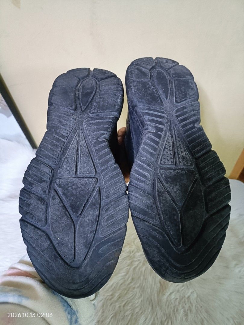 Men's shoes (Category: Sneakers) located in Baguio. Submitted by mariemaeb53657 (Listing ID 1470351697, Image 3). Description: 💐Zulujian 🍁Us:9.5 |Eur:44 |cm:28 insole 🥀Wala siyang insole pad.