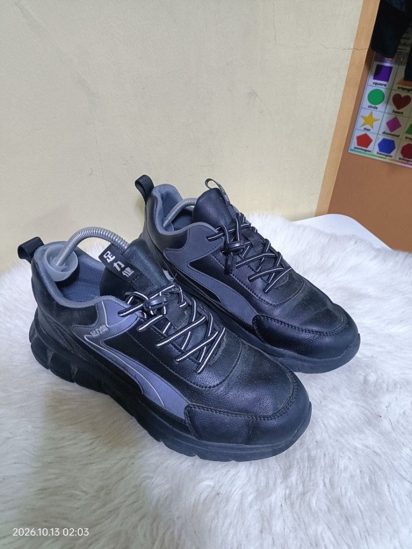 Men's shoes (Category: Sneakers) located in Baguio. Submitted by mariemaeb53657 (Listing ID 1470351697, Image 2). Description: 💐Zulujian 🍁Us:9.5 |Eur:44 |cm:28 insole 🥀Wala siyang insole pad.
