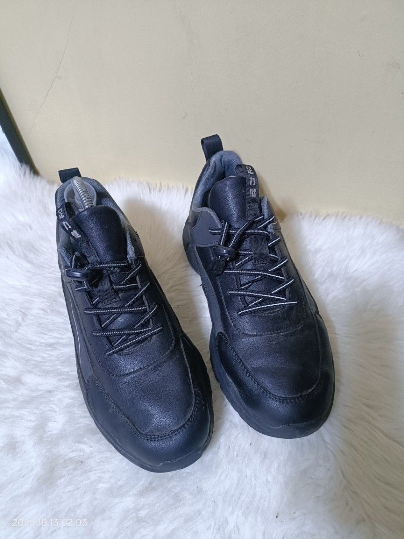 Men's shoes (Category: Sneakers) located in Baguio. Submitted by mariemaeb53657 (Listing ID 1470351697, Image 1). Description: 💐Zulujian 🍁Us:9.5 |Eur:44 |cm:28 insole 🥀Wala siyang insole pad.