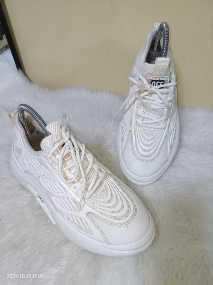 Men's shoes (Category: Sneakers) located in Baguio. Submitted by mariemaeb53657 (Listing ID 1470352995, Image 3). Description: 💐Fashion 🍁Us:8.5 |Eur:42 |cm:27.