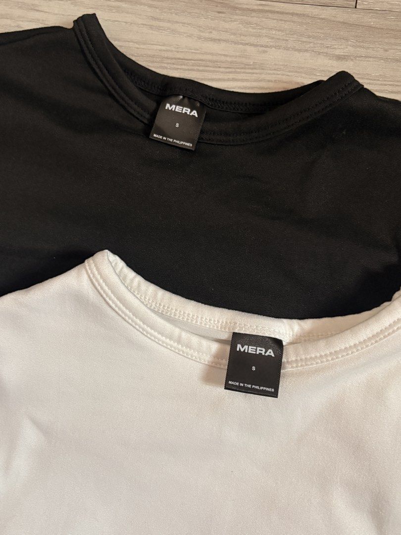 Mera Basic Crop Top Bundle Black and White (Category: Sleeveless) located in Agdangan. Submitted by ririi_cat (Listing ID 1470406605, Image 2). Description: - Brand: Mera (Made in the Philippines) - Set includes: 2 crop tops (1 black, 1 white) - Size: S - Fit: Standard basic fit with short sleeves and round neckline - Condition: used once only Rfs: Decluterring 📍Dasmariñas Cavite MOP: Gcash MOD: J&T or Lalamove.