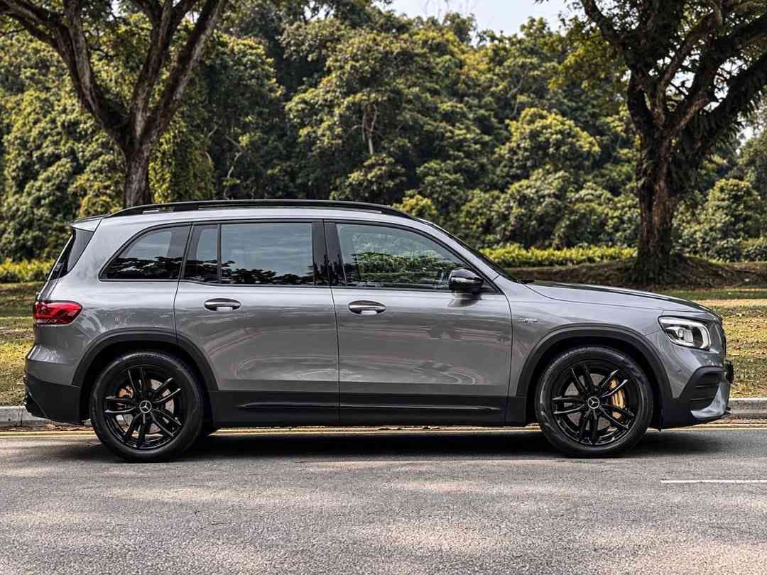 Mercedes-Benz AMG GLB-Class GLB35 AMG 4MATIC 7-Seater (A) (Category: Used Cars) located in Singapore. Submitted by signaturemotors (Listing ID 1470443982, Image 3). Description: Showroom: 237 ALEXANDRA ROAD 237 Alexandra Road #02-04 Singapore 159929 Full agent maintained! Come with keyless entry/start/stop system. Auto tailgate. 64 color ambient lighting. AMG dynamic select mode. Electric memory leather seats. Apple CarPlay/Android Auto. Local na