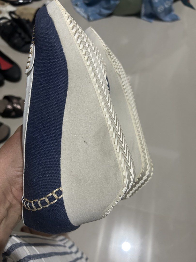 Michael Klein penny loafer (Category: Loafers) located in Cavite. Submitted by cecitrifthshop (Listing ID 1470465852, Image 3). Description: pair of navy blue and white canvas penny loafers or moccasin-style slip-on shoe by Michael klein paris size 24.5 in good condition.