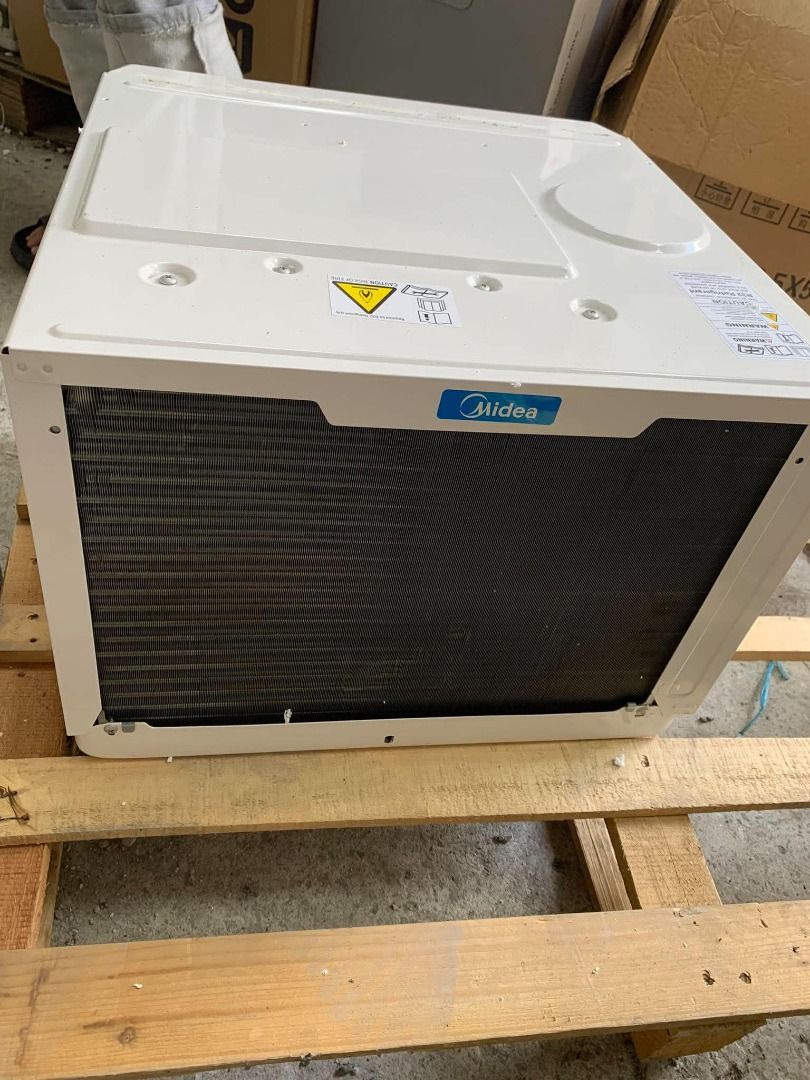 Midea Window Type 1.5HP (MWWA-12CRFN8) (Category: Air Conditioning and Heating) located in Quezon City. Submitted by keithcaw6 (Listing ID 1470454039, Image 3). Description: - Brand: Midea window type air conditioner (white finish) - HP: 1.5 - Condition: Tested and working properly before uninstallation; normal wear on casing from handling and storage RFS: only used for 2-3 months since we had to upgrade to a stronger HP unit but no damages and d