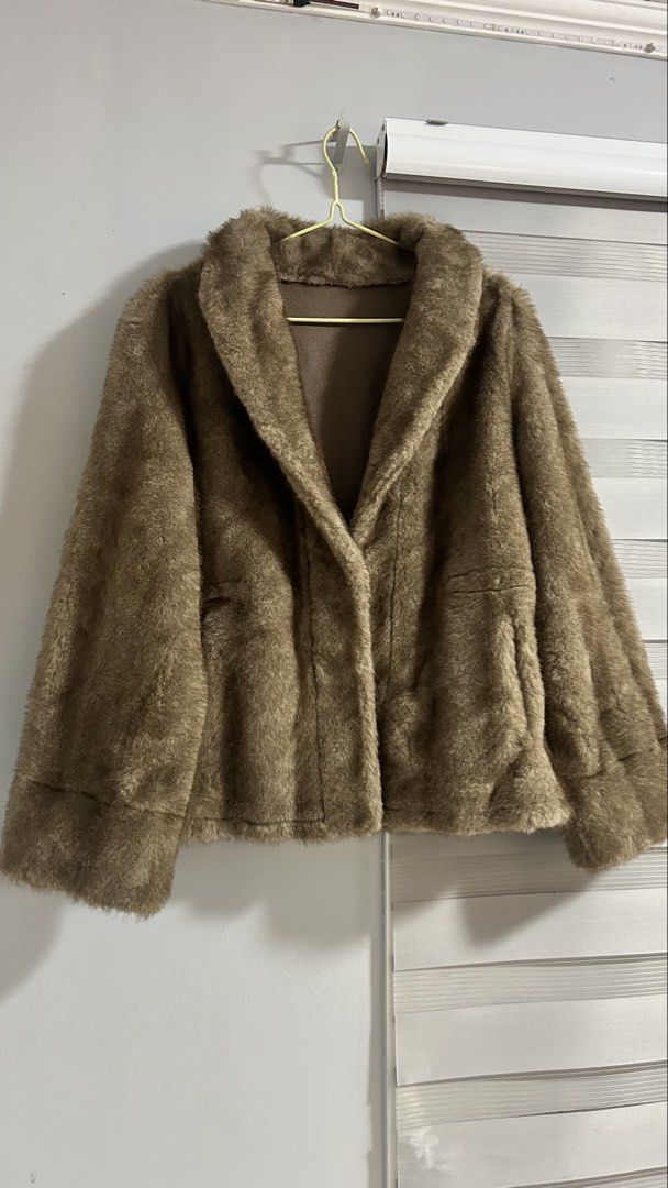 mink fur (Category: Coats, Jackets and Outerwear) located in Cavite. Submitted by mr.gb4h (Listing ID 1470519117, Image 2). Description: real mink fur jacket medium fits boxy large to xl 23 width 25 length.