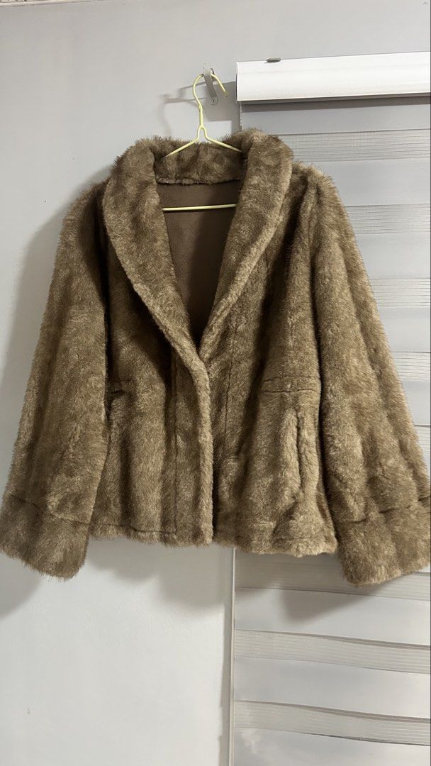 mink fur (Category: Coats, Jackets and Outerwear) located in Cavite. Submitted by mr.gb4h (Listing ID 1470519117, Image 1). Description: real mink fur jacket medium fits boxy large to xl 23 width 25 length.