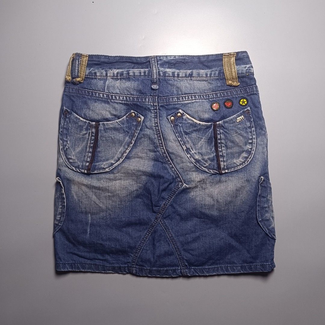 Miss Sixty Multipocket Denim Skirt (Category: Skirts) located in Las Pinas. Submitted by jmbl.thrds (Listing ID 1470384760, Image 2). Description: Miss Sixty Multipocket Denim Skirt 31 width 18.5 length No flaws.