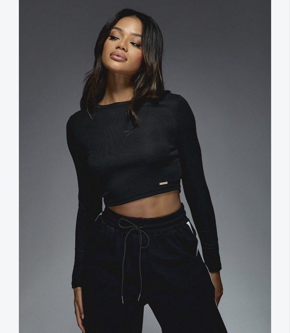 Missguided Top (Category: Longsleeves) located in Manila. Submitted by abbie0309296694 (Listing ID 1470448105, Image 1). Description: .