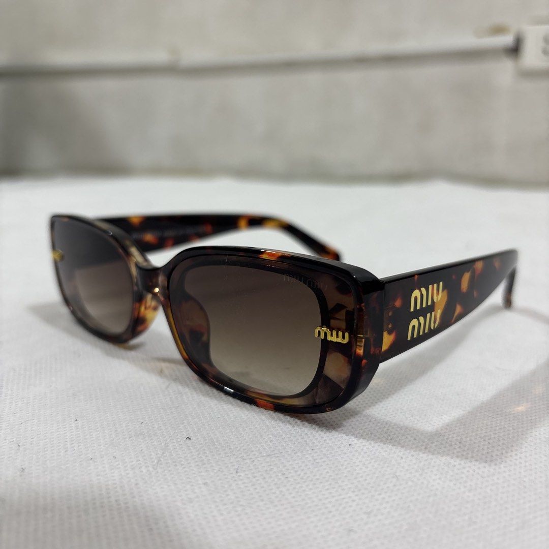 Miu miu eyewear sunglasses (Category: Sunglasses & Eyewear) located in Cavite. Submitted by itsayaaa (Listing ID 1470542294, Image 2). Description: No issue Excellent Condition .
