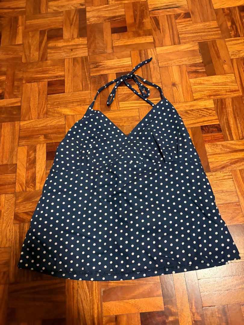 Miu the Label Maui Top (Category: Sleeveless) located in Rizal. Submitted by mikaria715 (Listing ID 1470513400, Image 1). Description: - Maui Polka Dot Top - Fits a bit small.
