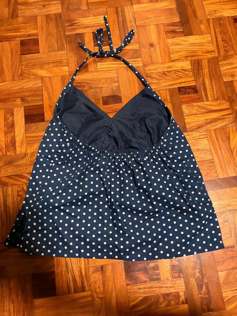 Miu the Label Maui Top (Category: Sleeveless) located in Rizal. Submitted by mikaria715 (Listing ID 1470513400, Image 2). Description: - Maui Polka Dot Top - Fits a bit small.