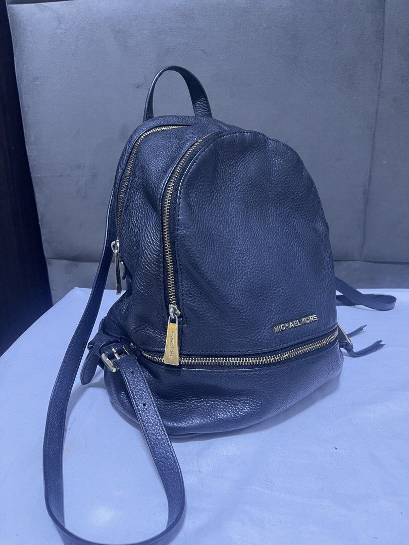 MK Backpack (Category: Luxury Bags & Wallets) located in Quezon City. Submitted by kaikaiprelovedshop (Listing ID 1470512770, Image 3). Description: Selling this beautiful Michael Kors Backpak, genuine leather! Guaranteed original!!! .