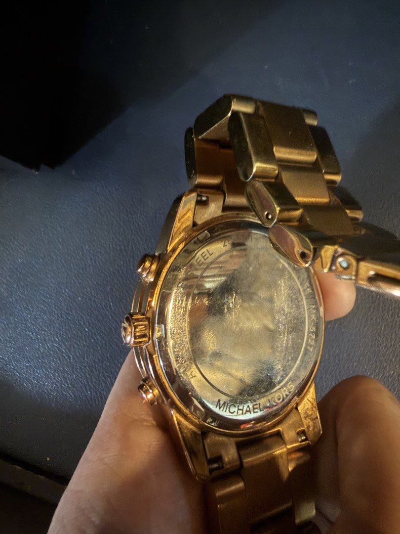 MK Watch (Category: Women's Watches) located in San Juan City. Submitted by keenforest.20f348 (Listing ID 1470532073, Image 3). Description: needs battery.