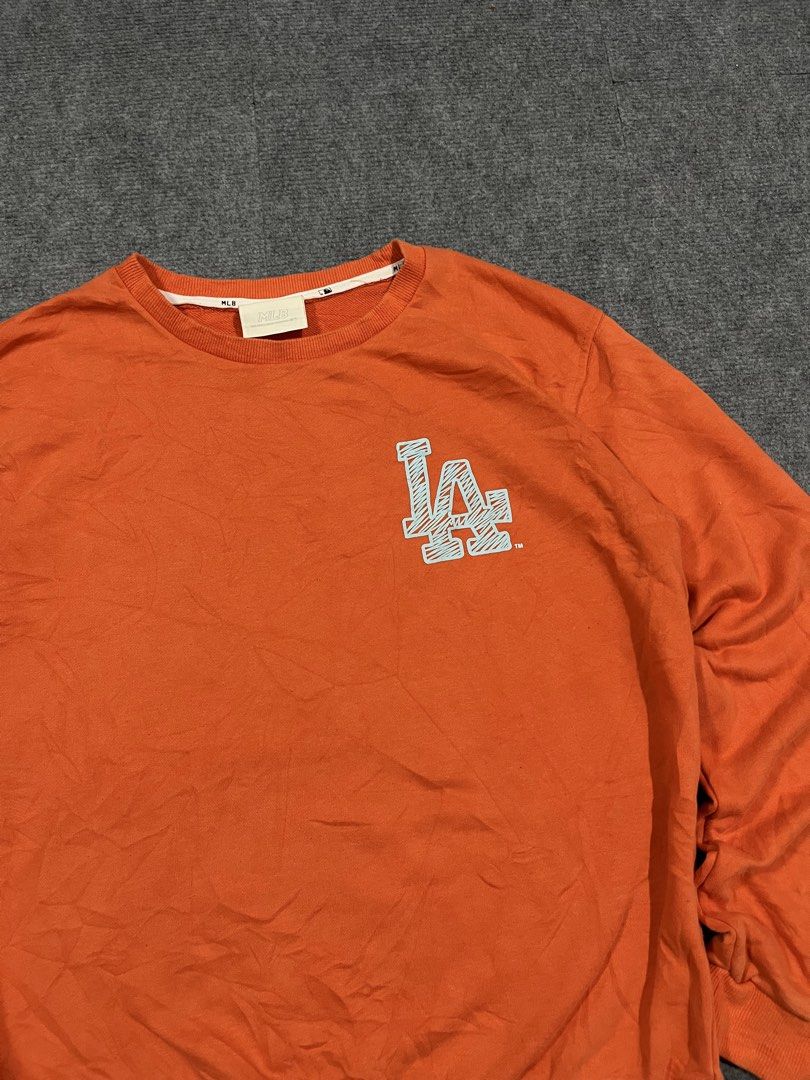 MLB Los Angeles (Category: Coats, Jackets and Outerwear) located in Manila. Submitted by maasnathan97346 (Listing ID 1470356178, Image 2). Description: Mlb Los angeles sweater Size Medium Width 22 Length 25.5 Good Condition Location Laguna Jnt Ship Plus Sf.