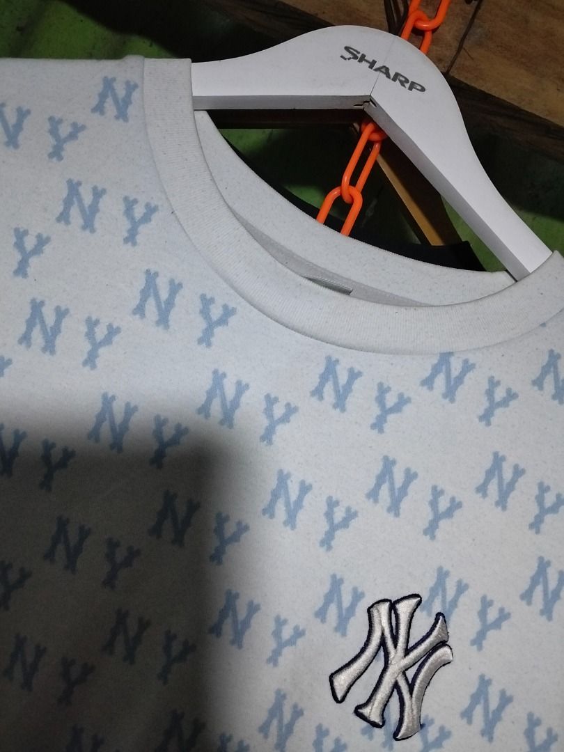 MLB NY AOP (Category: Tshirts & Polo Shirts ) located in Kalibo. Submitted by thriftedbykim12 (Listing ID 1470453340, Image 2). Description: Like new Size L on tag 23/28 Issue:none 450+sf.