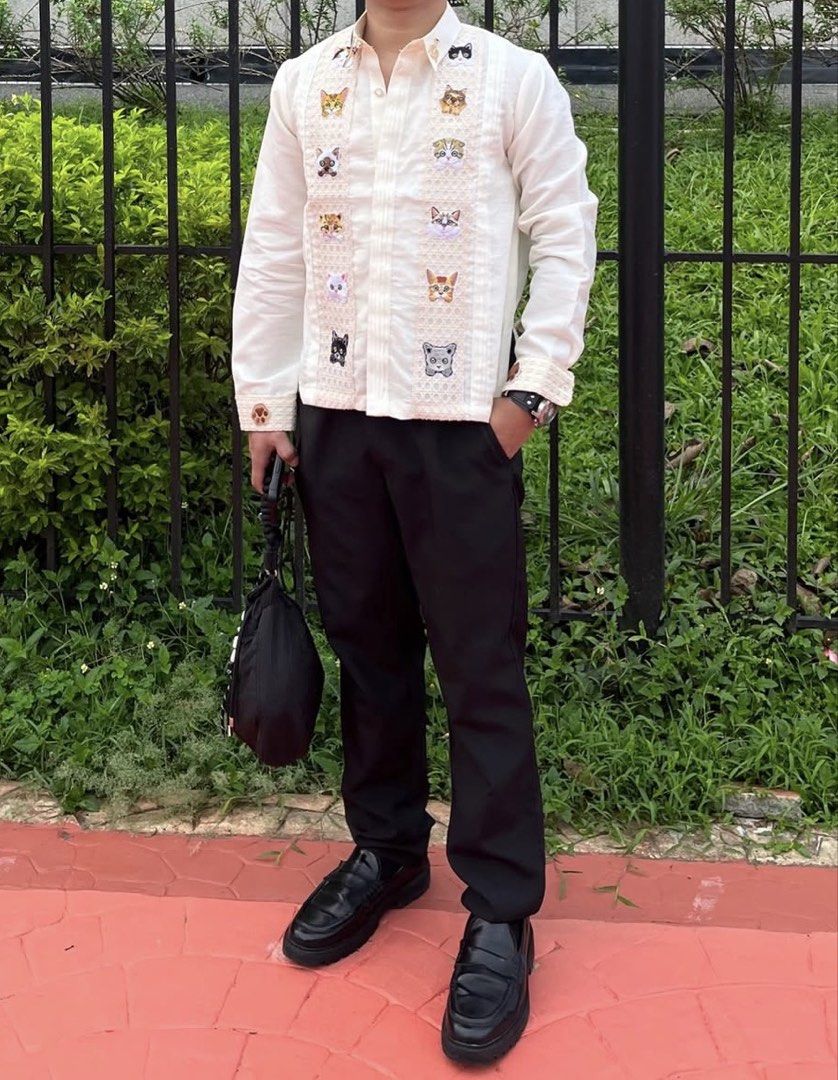 MODERN BARONG WITH EMBROIDED CAT PATCHES (Category: Coats, Jackets and Outerwear) located in Malabon City. Submitted by echouisano (Listing ID 1470367869, Image 2). Description: SIZE: SMALL LOC: MALABON/SOUTH CALOOCAN MOD: MEET UP OR DELEVIERY MOP: CASH/GCASH/BDO.